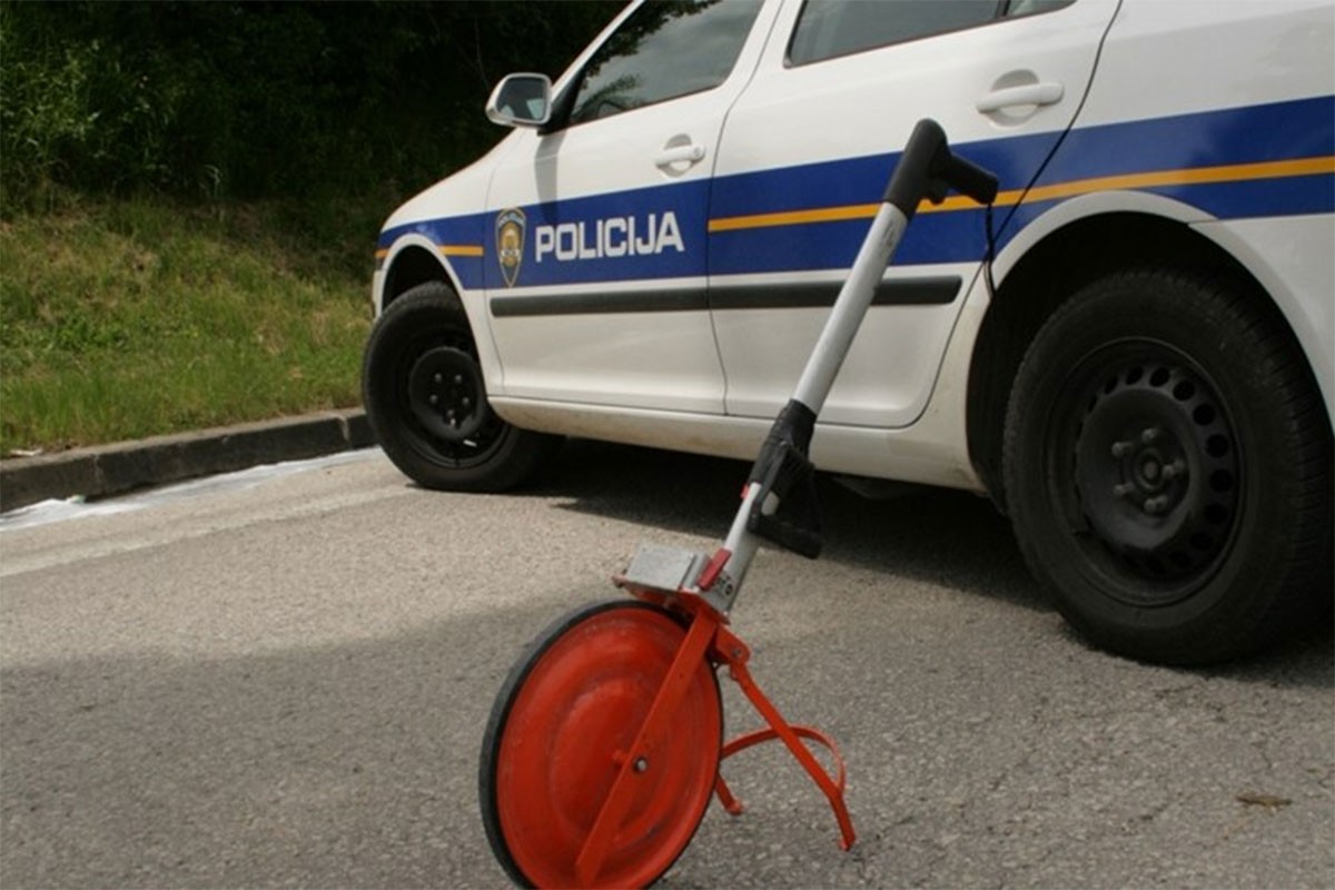 Ušla u kružni tok u suprotnom pravcu pa se sudarila sa pijanim vozačem