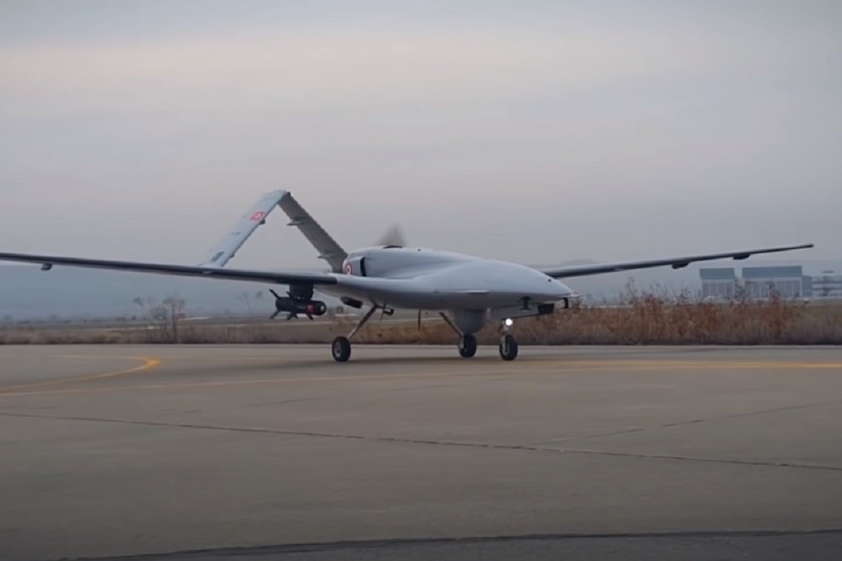 Iran najavljuje dronove samoubice
