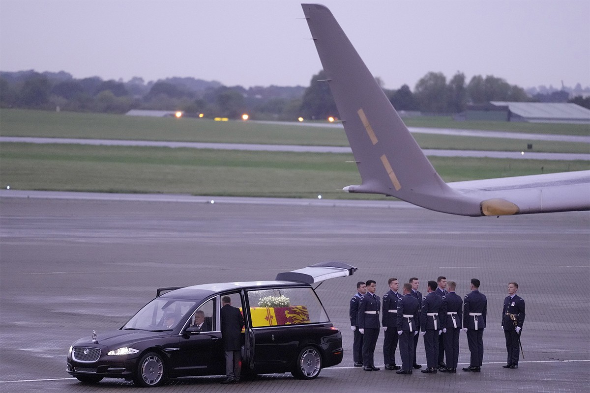 Posljednji let avionom kraljice Elizabete pratilo više od pet miliona ljudi