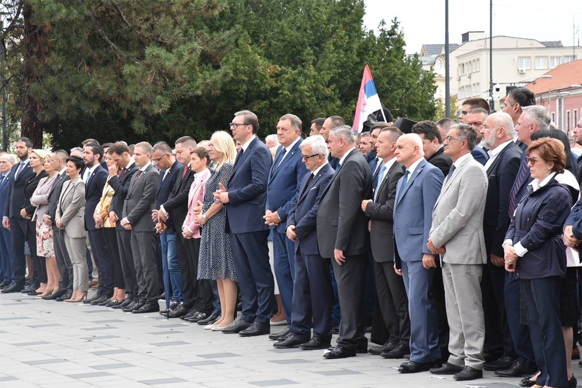 Mir i sloboda čuvaju se samo pod jednom zastavom