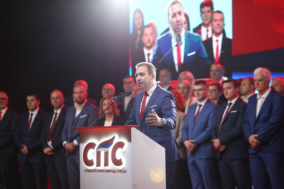 Selak (SPS): Jedini smo koji se drže svojih stavova