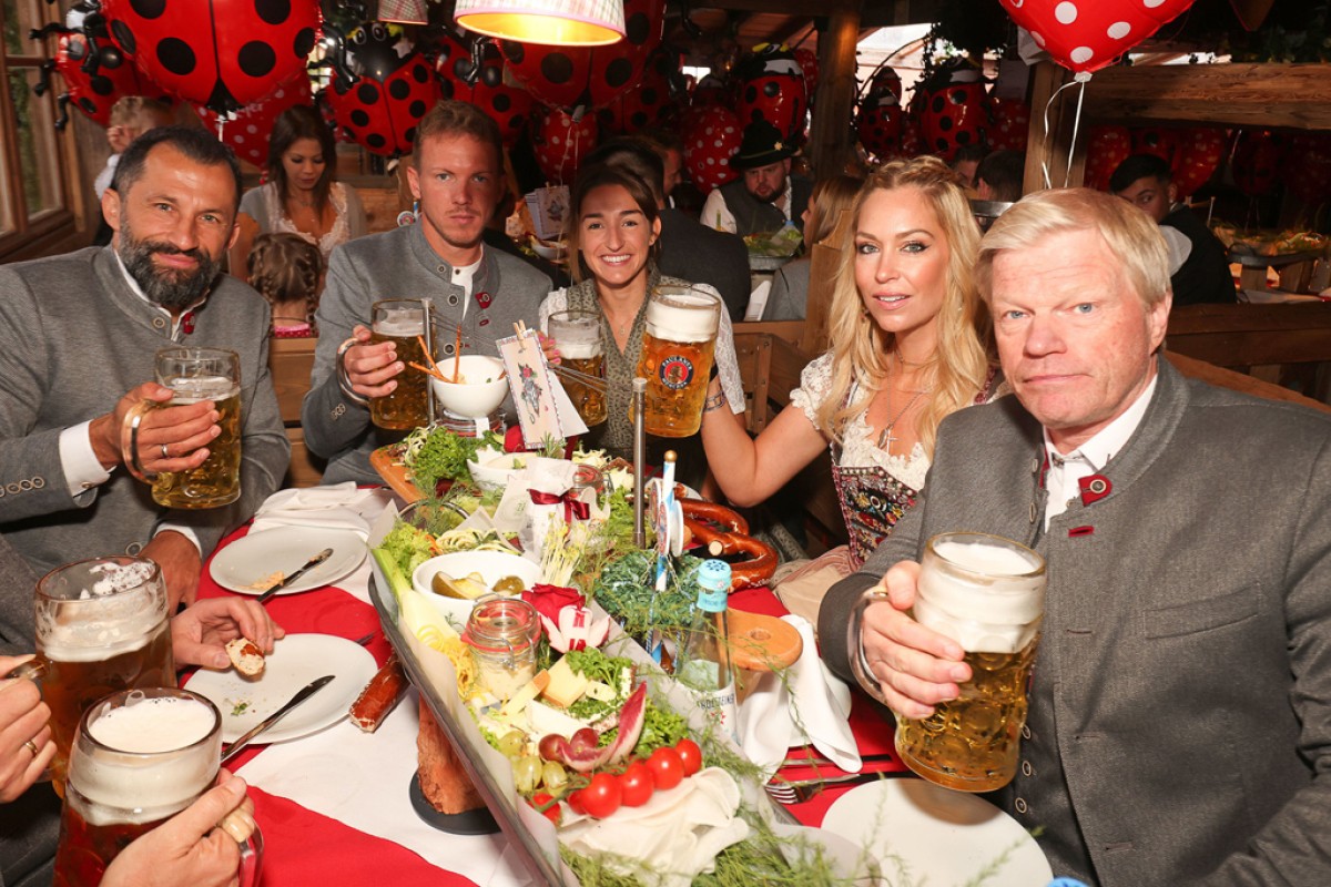 Fudbaleri Bajerna na Oktoberfestu, punili baterije za izlazak iz krize