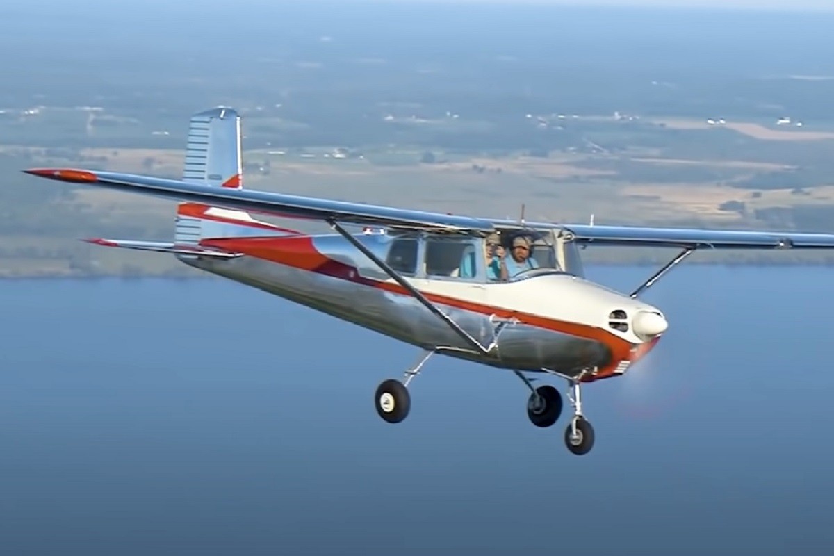 Avion kod Imotskog sletio van piste