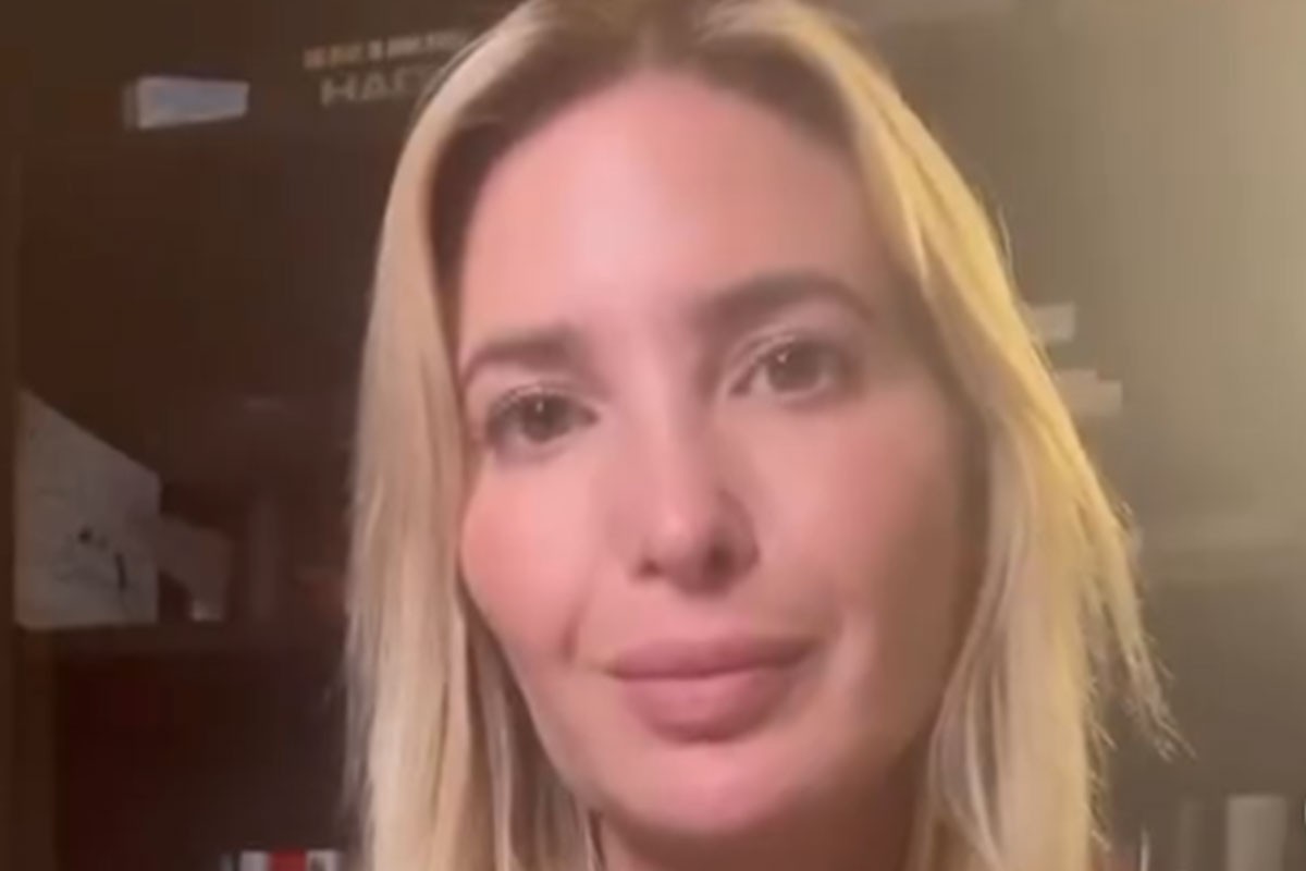 Ivanka Tramp u crvenom bikiniju istakla sve svoje atribute