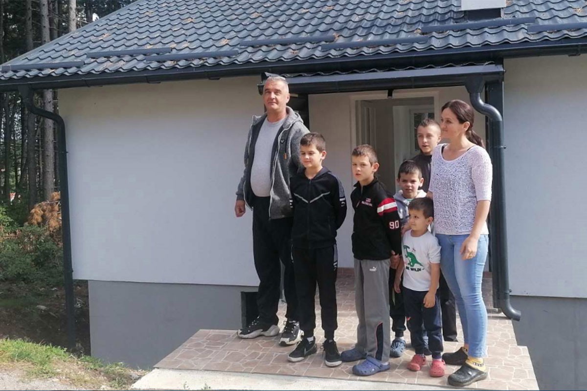 Sedmočlana porodica iz Nevesinja dobila novi dom