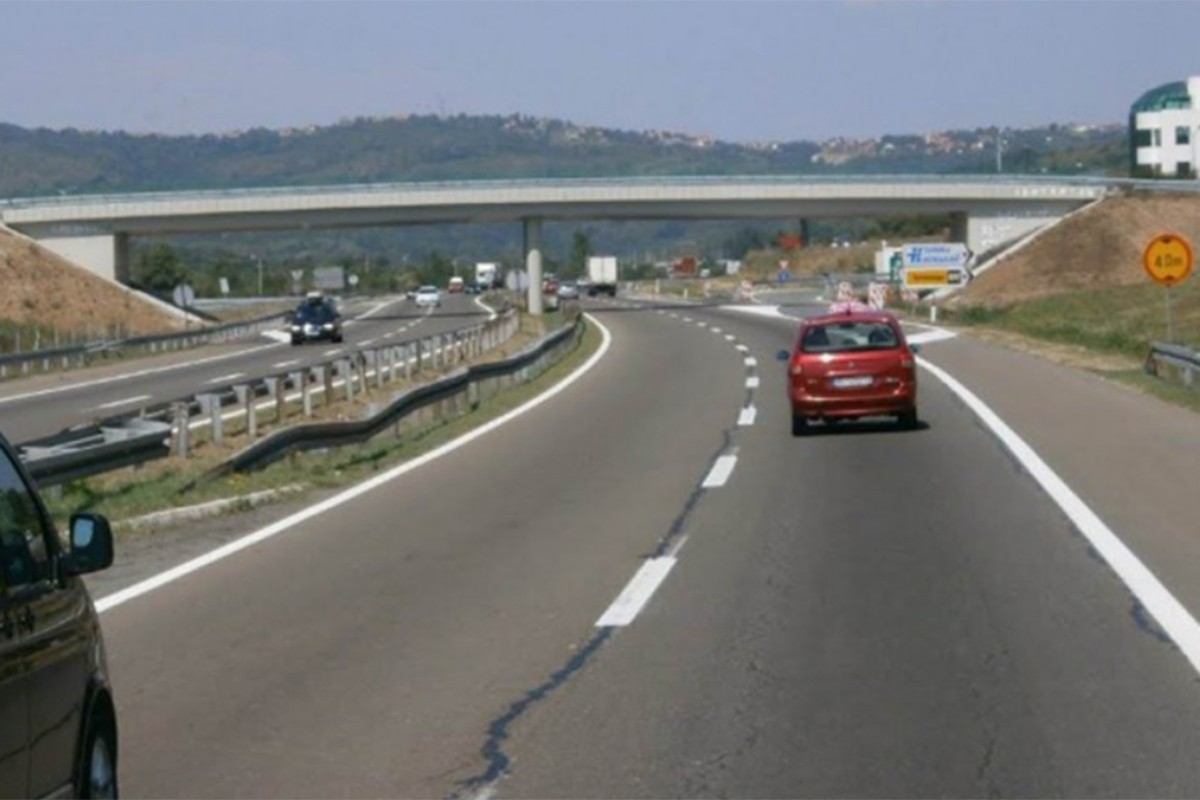 Radovi na putevima usporavaju saobraćaj