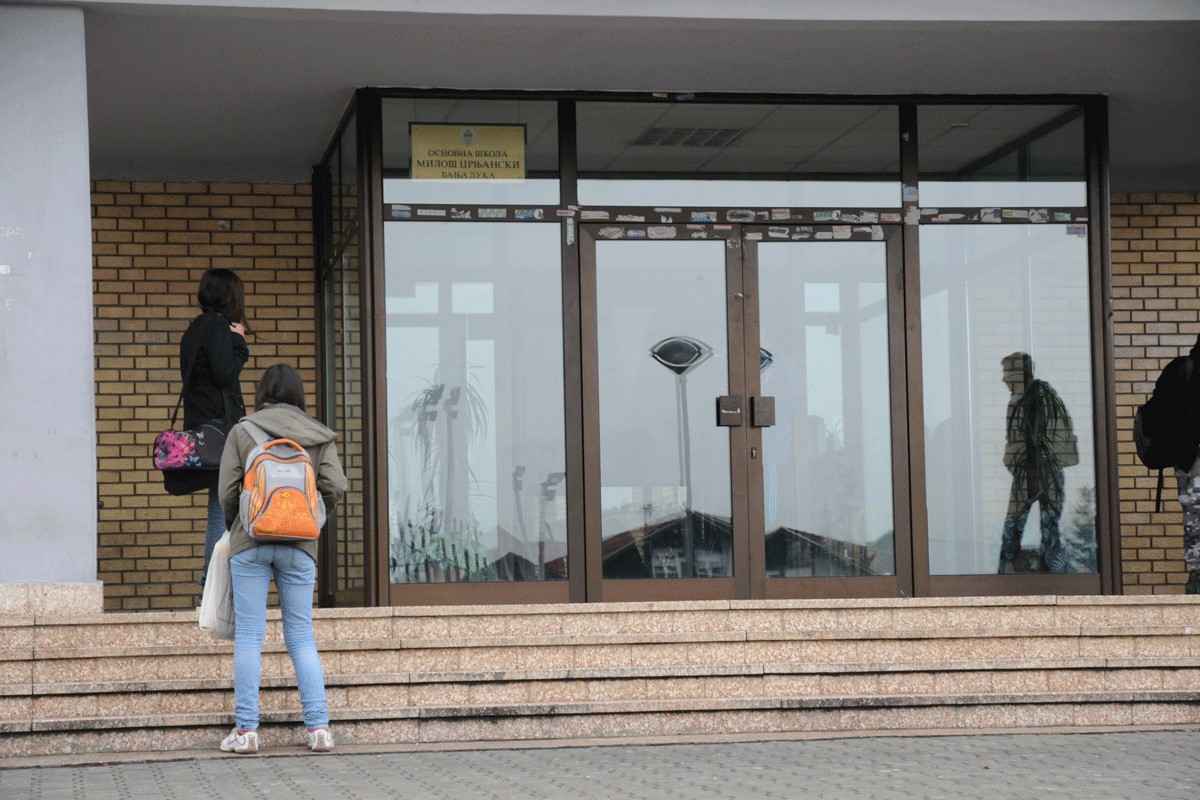 Roditelji protiv čestih promjena učiteljica, traže stalnu zamjenu ili djeca neće u školu