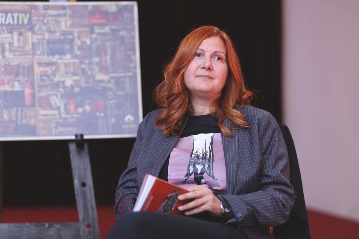 Publika u Banskom dvoru čitala poeziju Tanje Stupar Trifunović