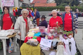 Aktivnosti u zajednici preporod za osobe u zlatnom dobu