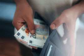 Evro se oporavlja, dolar posustaje