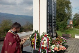 U Bočcu služen parastos za 23 poginula borca i za 33 civilne žrtve ...