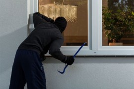Lopovi opljačkali domaćine dok su bili na svadbi: Ušli kroz prozor i ...