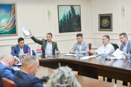 Stanivuković i Ilić:  Radnici vrtića štrajkom ucjenjuju grad
