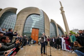 Mujezin prvi put pozvao sa razglasa na molitvu, građani Kelna ...