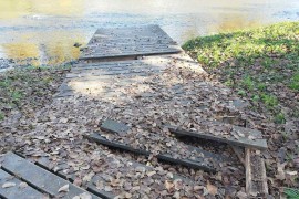 Vandalizam u Banjaluci: Uništen drveni mol na Vrbasu