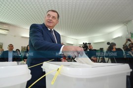 Peticiju podrške Dodiku potpisali brojni intelektualci iz Srbije ...