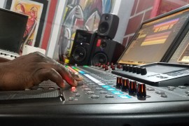 Radio voditelj preminuo tokom jutarnjeg programa