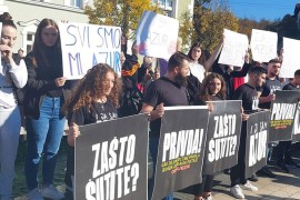 Protest u Cazinu, građani traže da se istraže teške povrede Azura ...