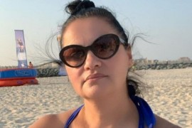 Jana u Dubaiju izbacila ogromni dekolte pa pozirala uz nargilu