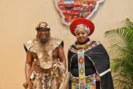 Novi Zulu kralj došao iz Amerike uz raskošnu ceremoniju (VIDEO)