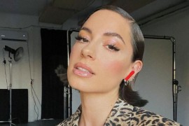 Sara Jo kao Dua Lipa, u uskoj haljini sa prorezima proslavila rođendan