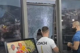 Požar u Arena Sport Centru u Mostaru, posjetioci razbijali prozore da ...