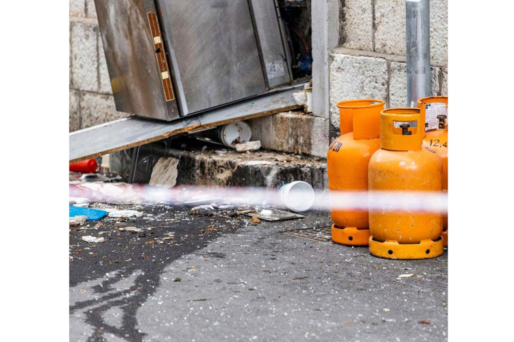 Jaka eksplozija u splitskom fast-foodu, dvije osobe prevezene u bolnicu