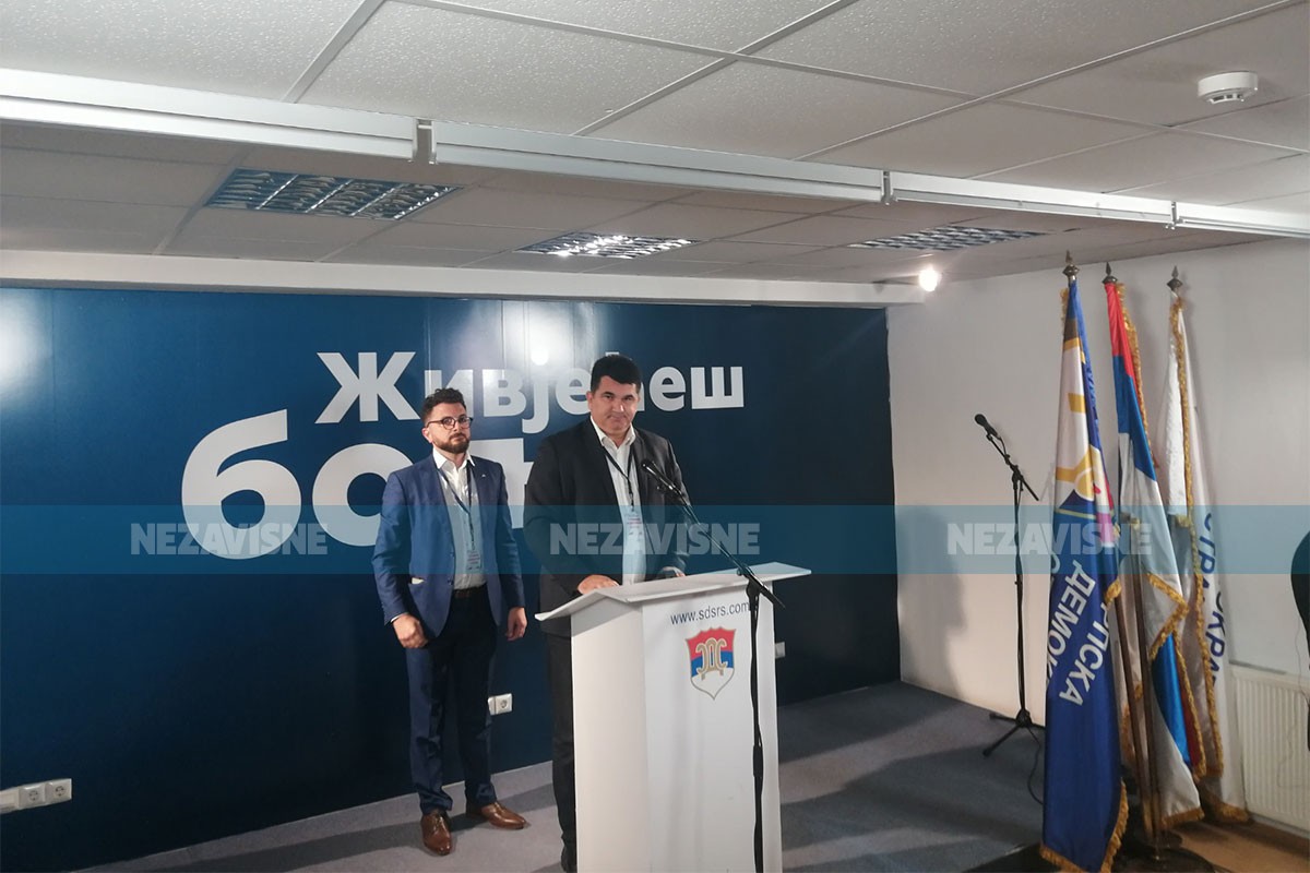 Savić: Izlaznost u 35 opština je 54,5 odsto