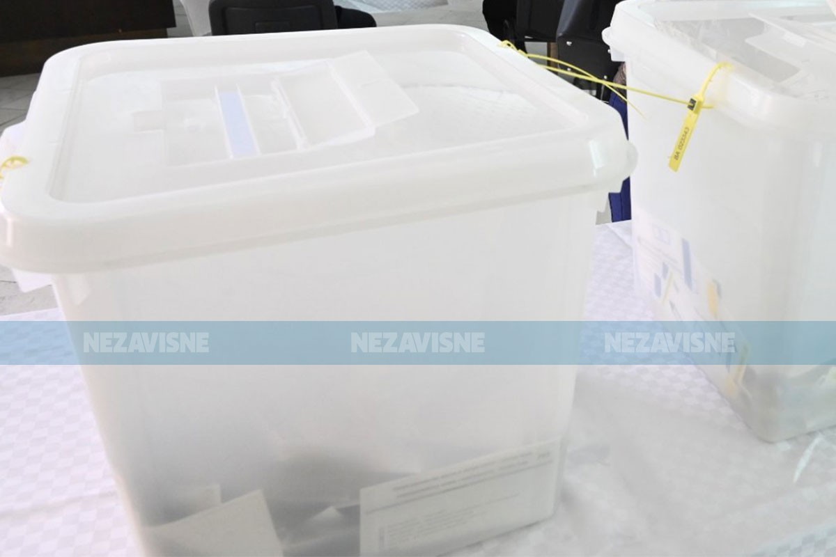 Predsjednik Biračkog odbora Maoča: Cijeli dan smo čekali da neko uđe i glasa