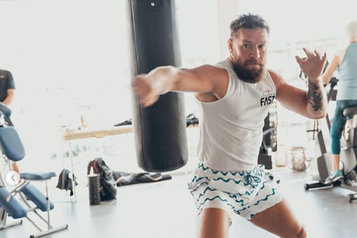 Brutalnim udarcem Mekgregor potvrdio povratak