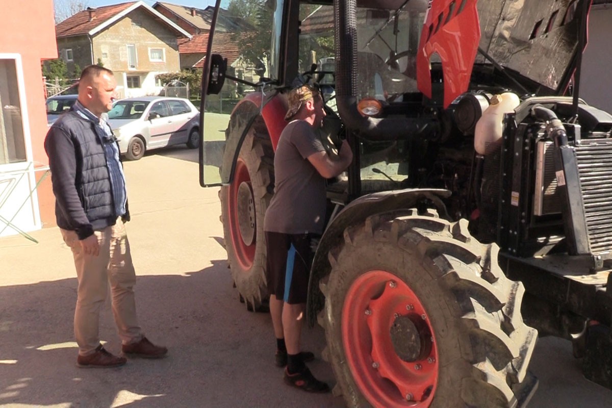 Podrška farmerima u nabavci stoke i mehanizacije