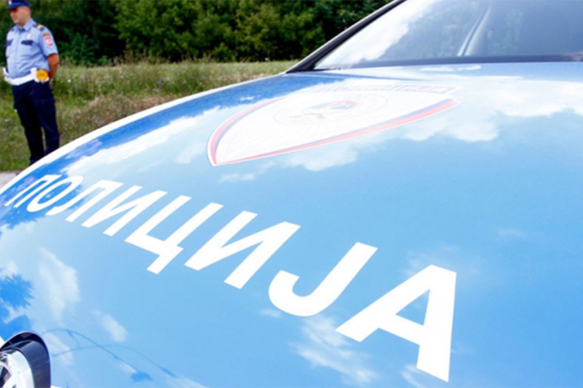 Oštetio plafon u policiji