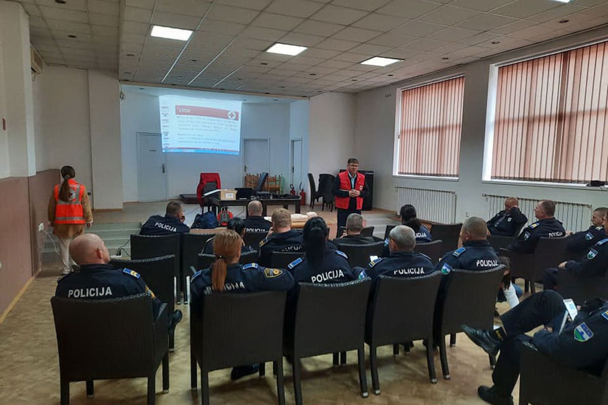 Edukacija policije u pružanju prve pomoći