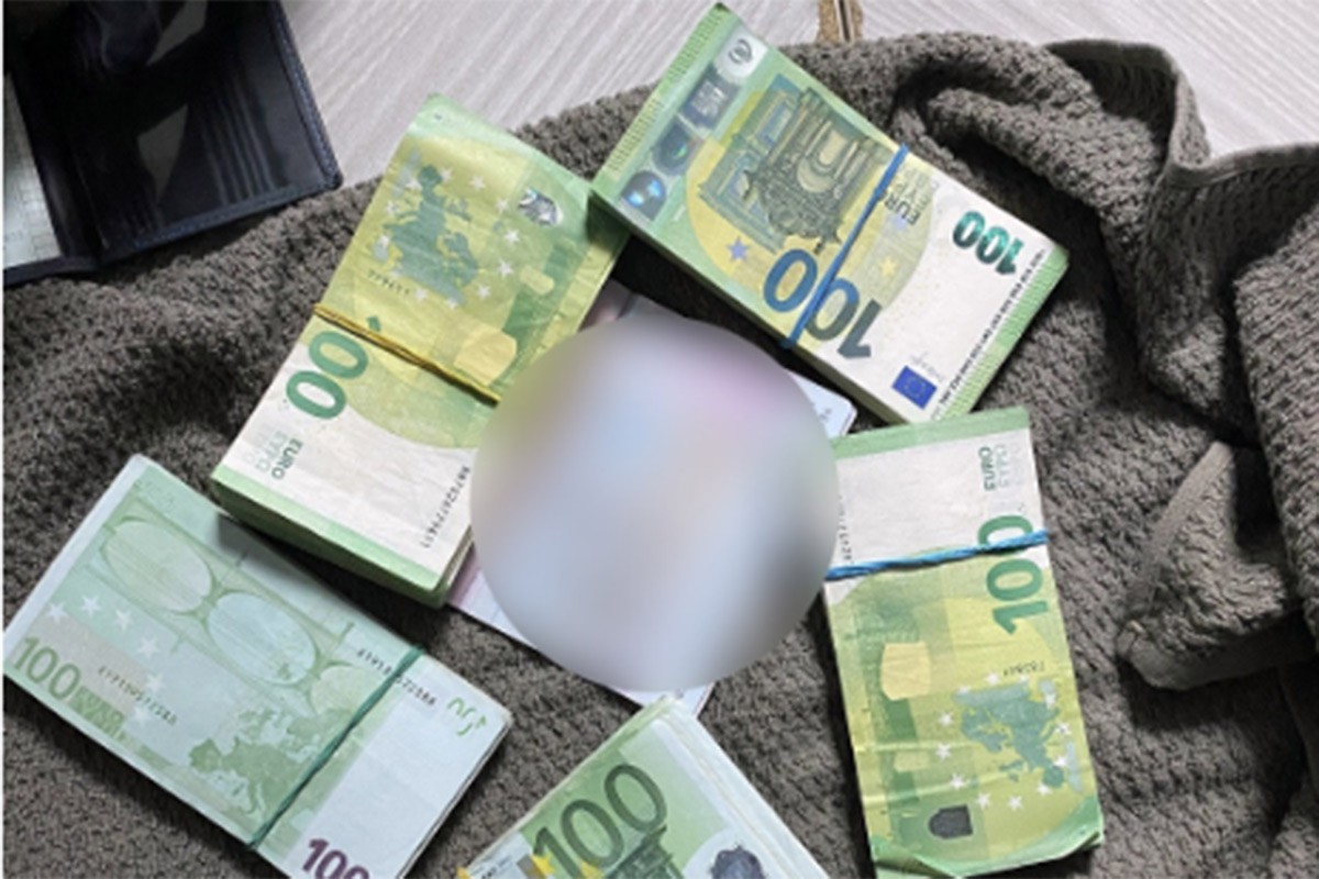 Carinici u peškiru našli 50.000 evra
