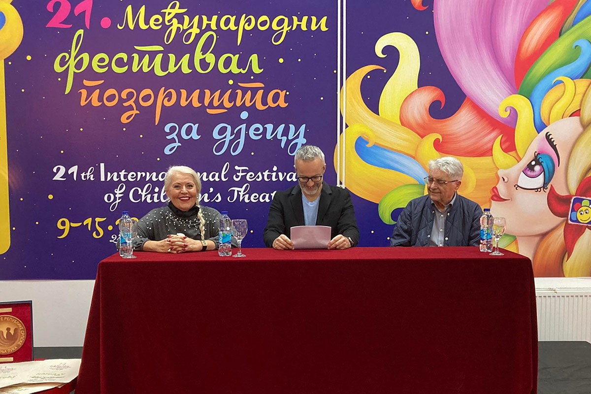 Gran pri za predstavu "Kafe kraljevstvo" iz Zadra