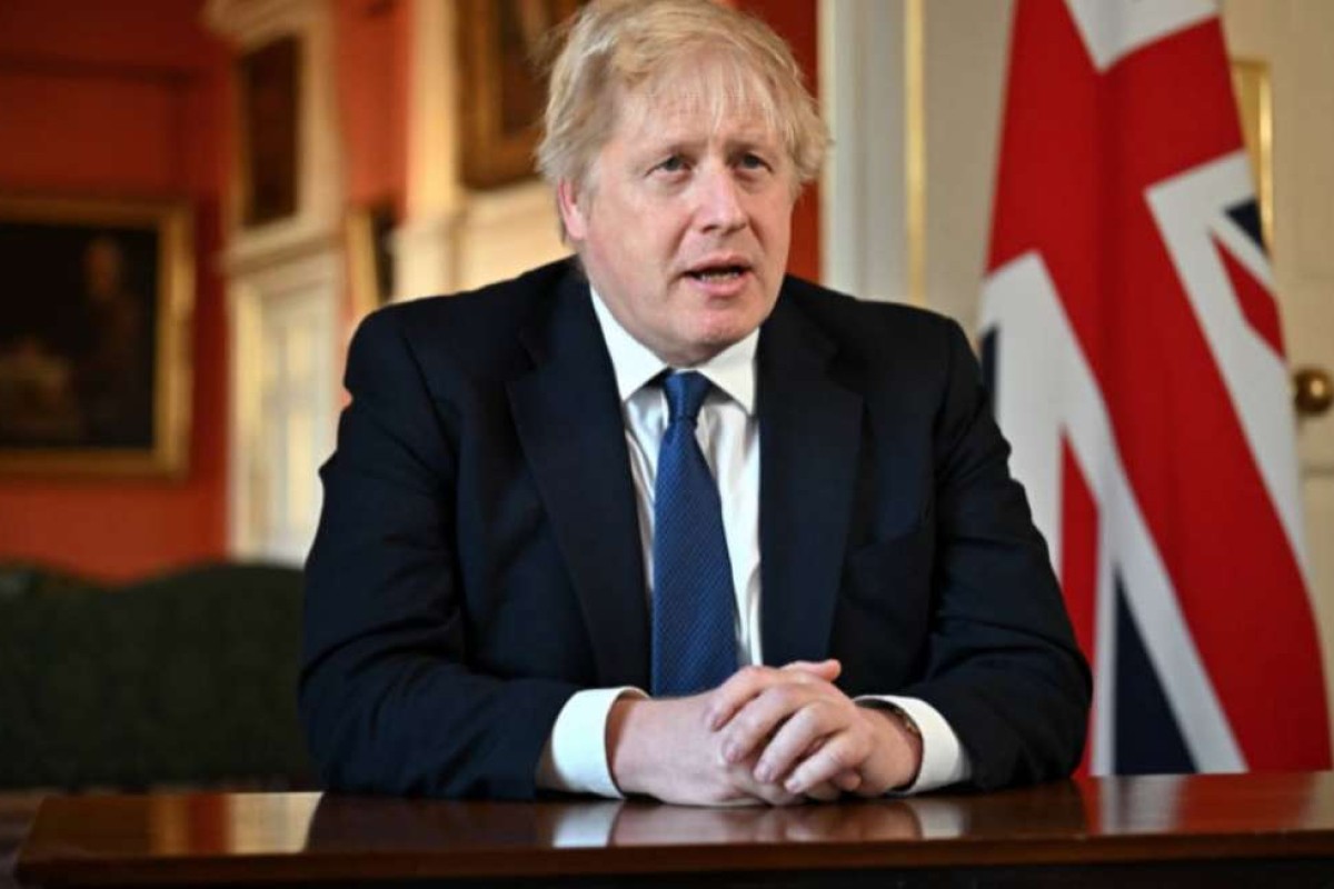 Boris Džonson se vratio u Britaniju, razmatra povratak na vlast