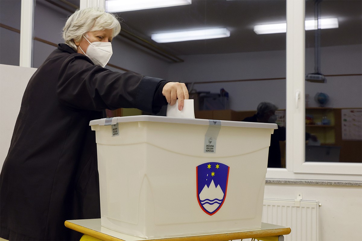 Otvorena birališta u Sloveniji, bira se predsjednik države