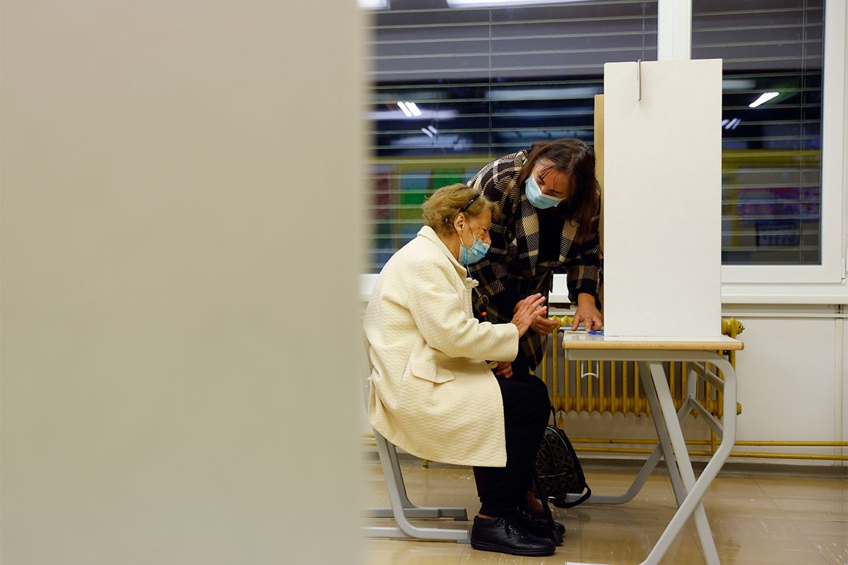 Zatvorena birališta u Sloveniji