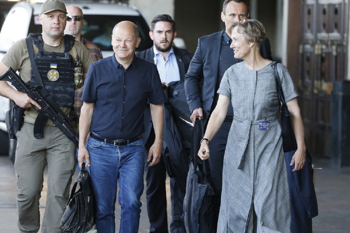 Šolc se nasmijao na "pričaj sa Putinom"