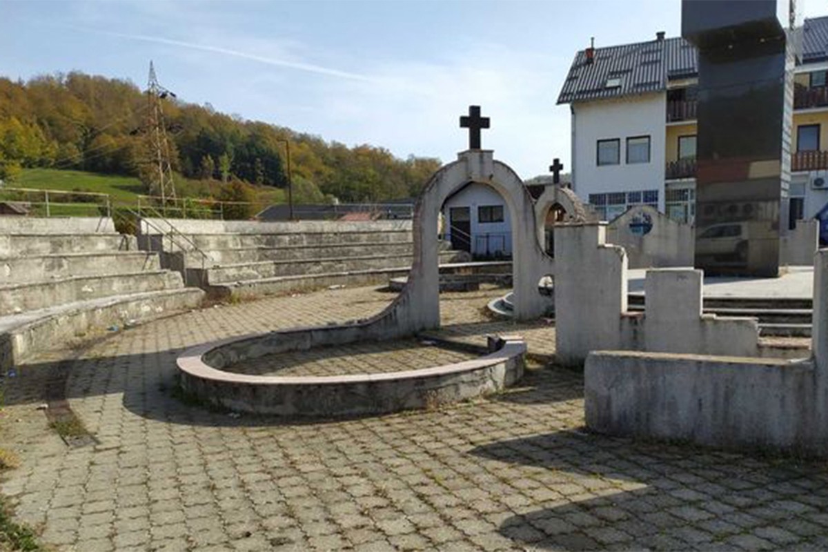 Počela obnova spomenika u Kravici
