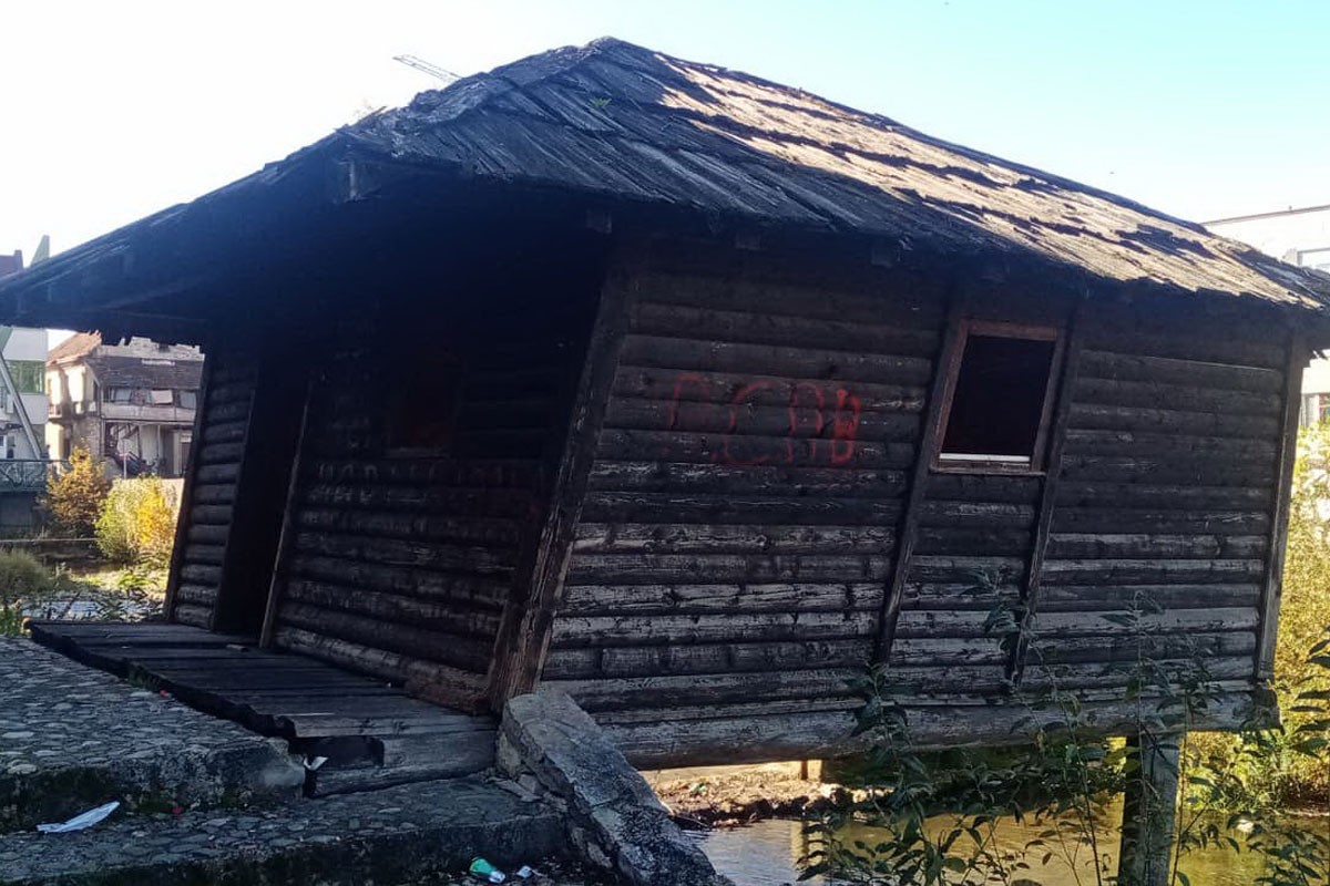 Zub vremena nagrizao vodenicu, građani traže da se ukloni