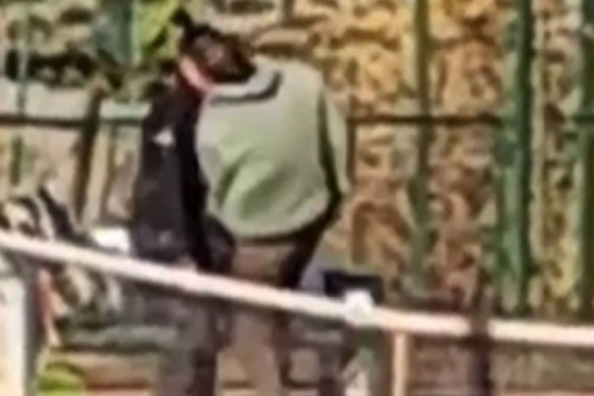 Novi snimak nasilja potresa region: Otac brutalno tukao kćerku