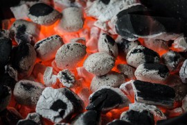 Banjalučani bacaju vreo lug i žar pa zapale kontejnere
