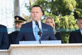 Lukač: Nema ništa sporno u produženju misije "Altea"