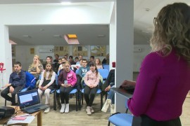 Đaci učili o romskom jeziku