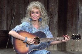 Doli Parton dobila 100 miliona dolara od Bezosa