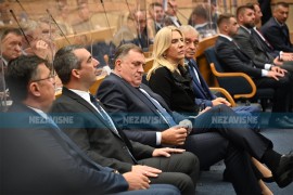 Počela konstitutivna sjednica NS RS na kojoj će poslanici, Dodik i ...