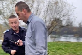 Hrabri policajci spasili muškarca iz Une