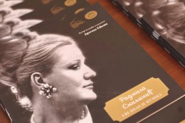 Izložba posvećena operskoj divi Radmili Smiljanić otvorena u Banskom ...