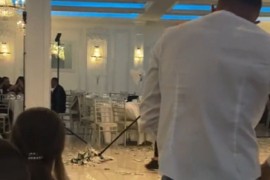 Na albanskoj svadbi novac sa poda metlama čiste (VIDEO)
